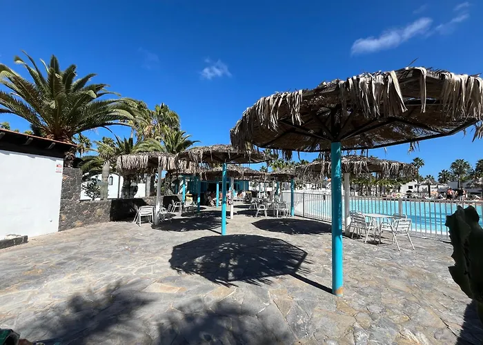 Seasons Oasis Apartment *